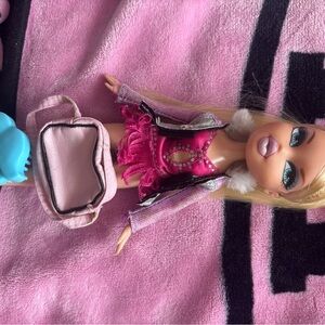 BRATZ PLAY SPORTS ICE SKATING CLOE